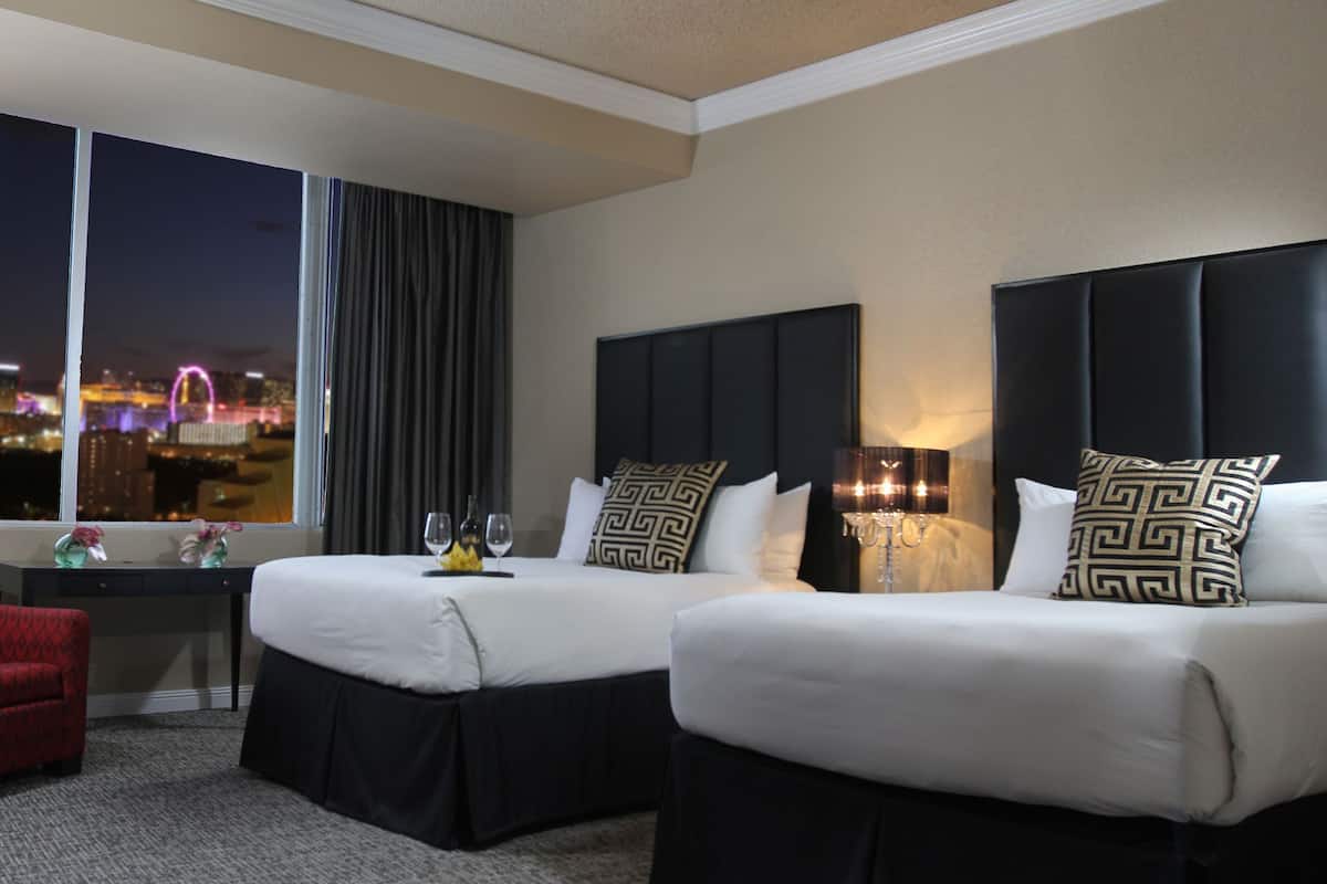 In-room safe, individually furnished, desk, laptop workspace