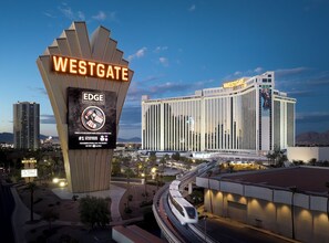 A Westgate hotel sign with a digital display advertising steakhouse services. - Westgate Las Vegas Resort & Casino (Las Vegas)