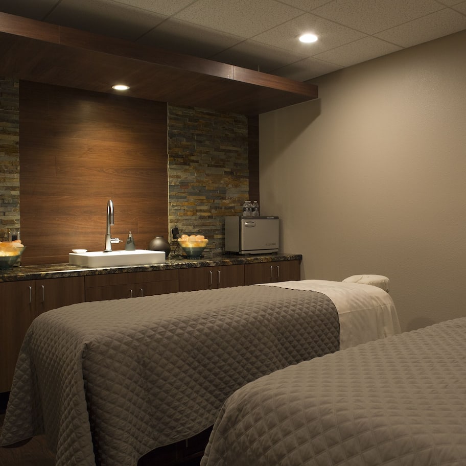 Couples treatment rooms, sauna, steam room, body treatments