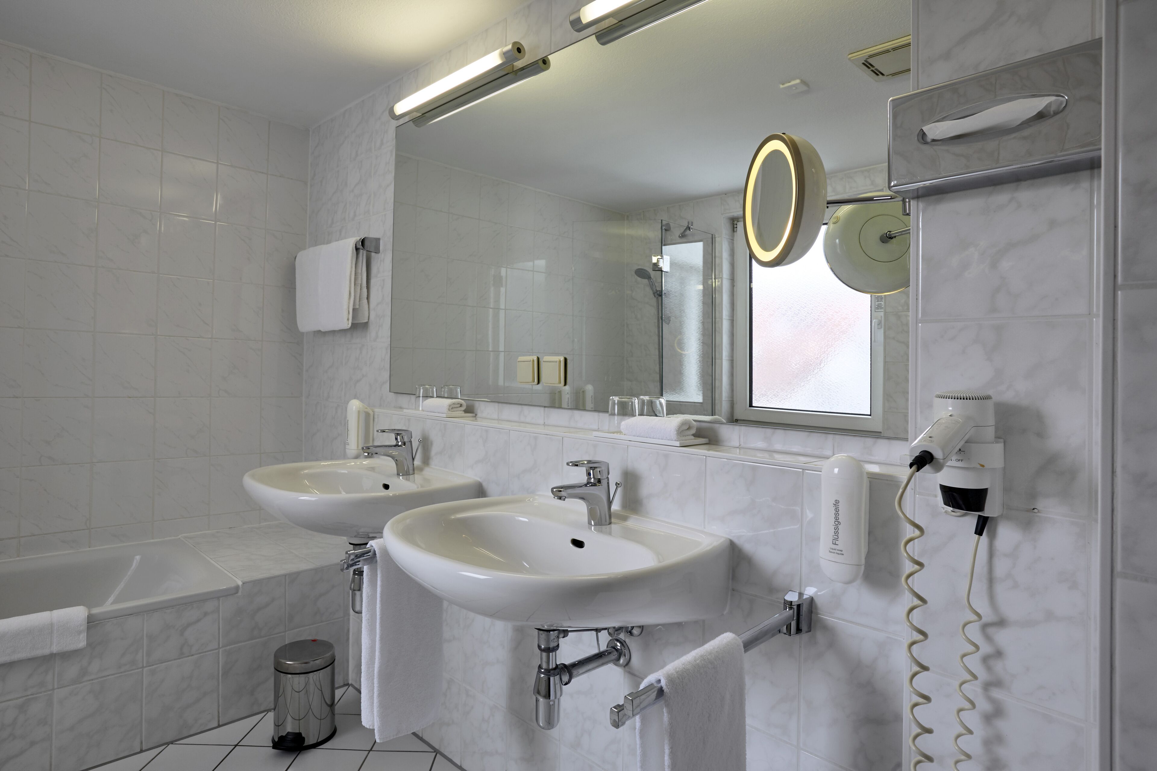 suite, 1 bedroom | bathroom | free toiletries, hair dryer, towels