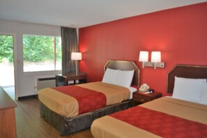 1 chambre, ameublement personnalisé, bureau