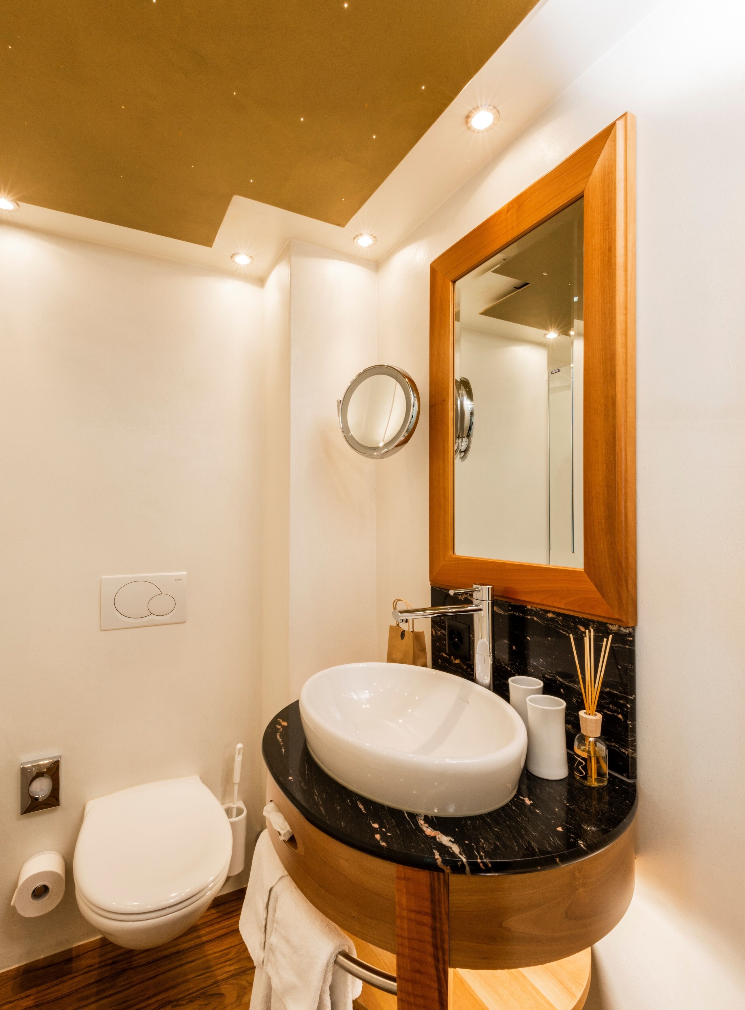 double or twin room, river view | bathroom | combined shower/bathtub, free toiletries, hair dryer, slippers