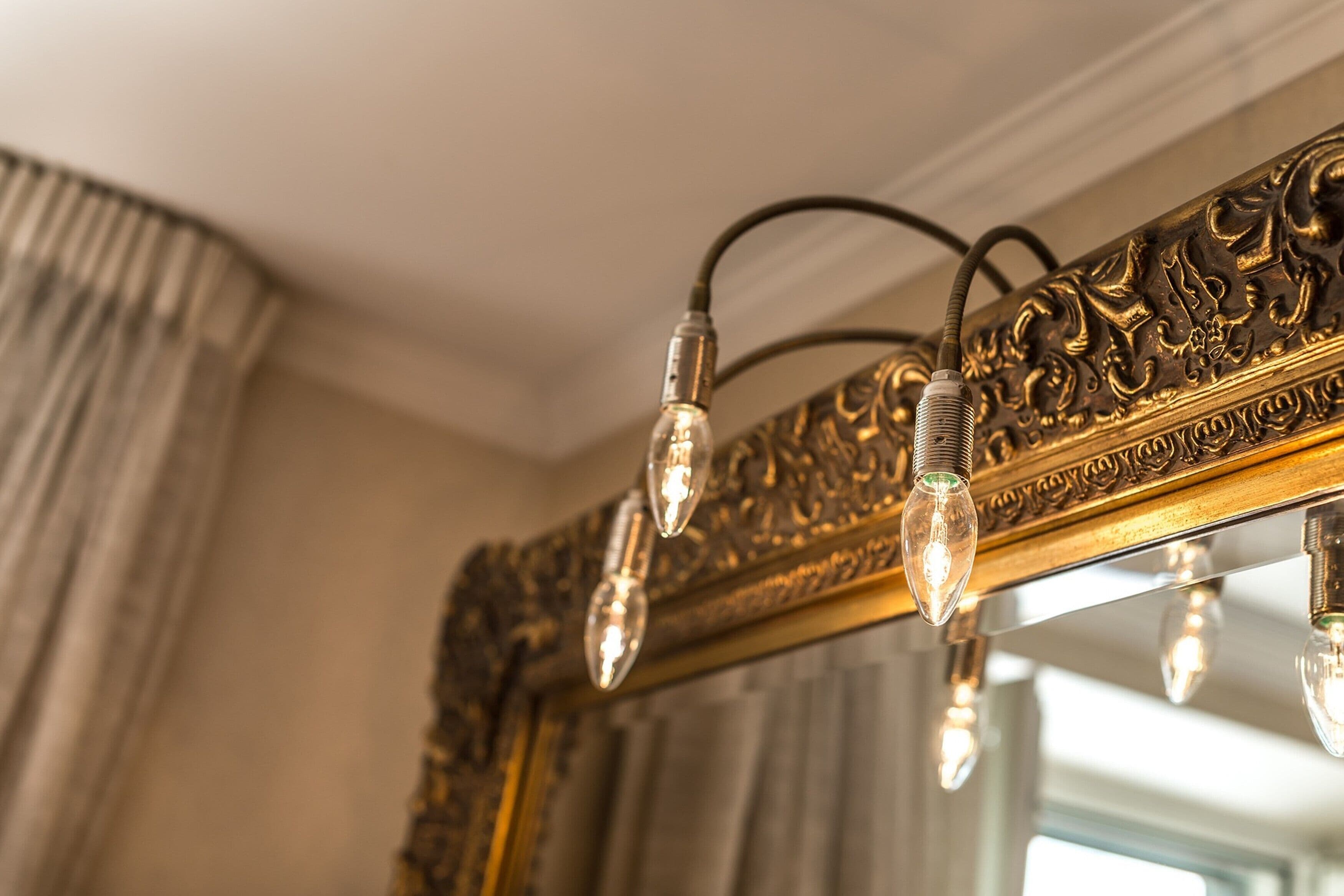 suite, hot tub, river view (with balcony) | hypo-allergenic bedding, minibar, in-room safe, desk