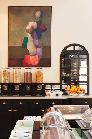 Daily cooked-to-order breakfast for a fee - Hotel Central (Innsbruck)