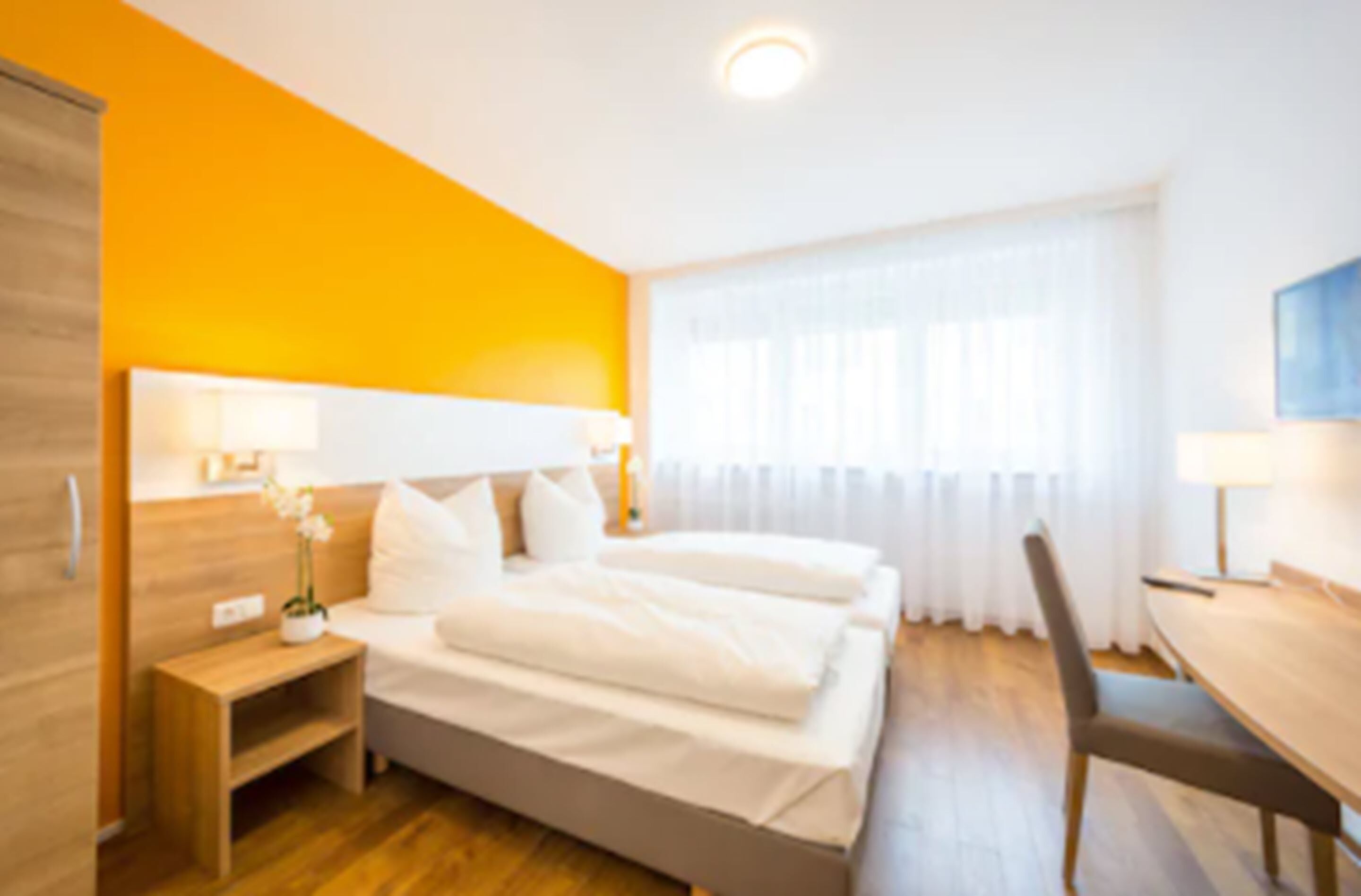 Comfort Double or Twin Room | Down comforters, soundproofing, iron/ironing board, bed sheets