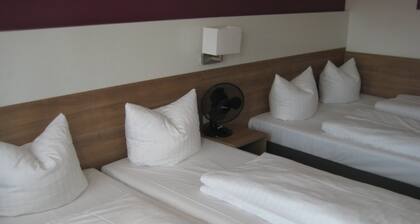 Hotel S16