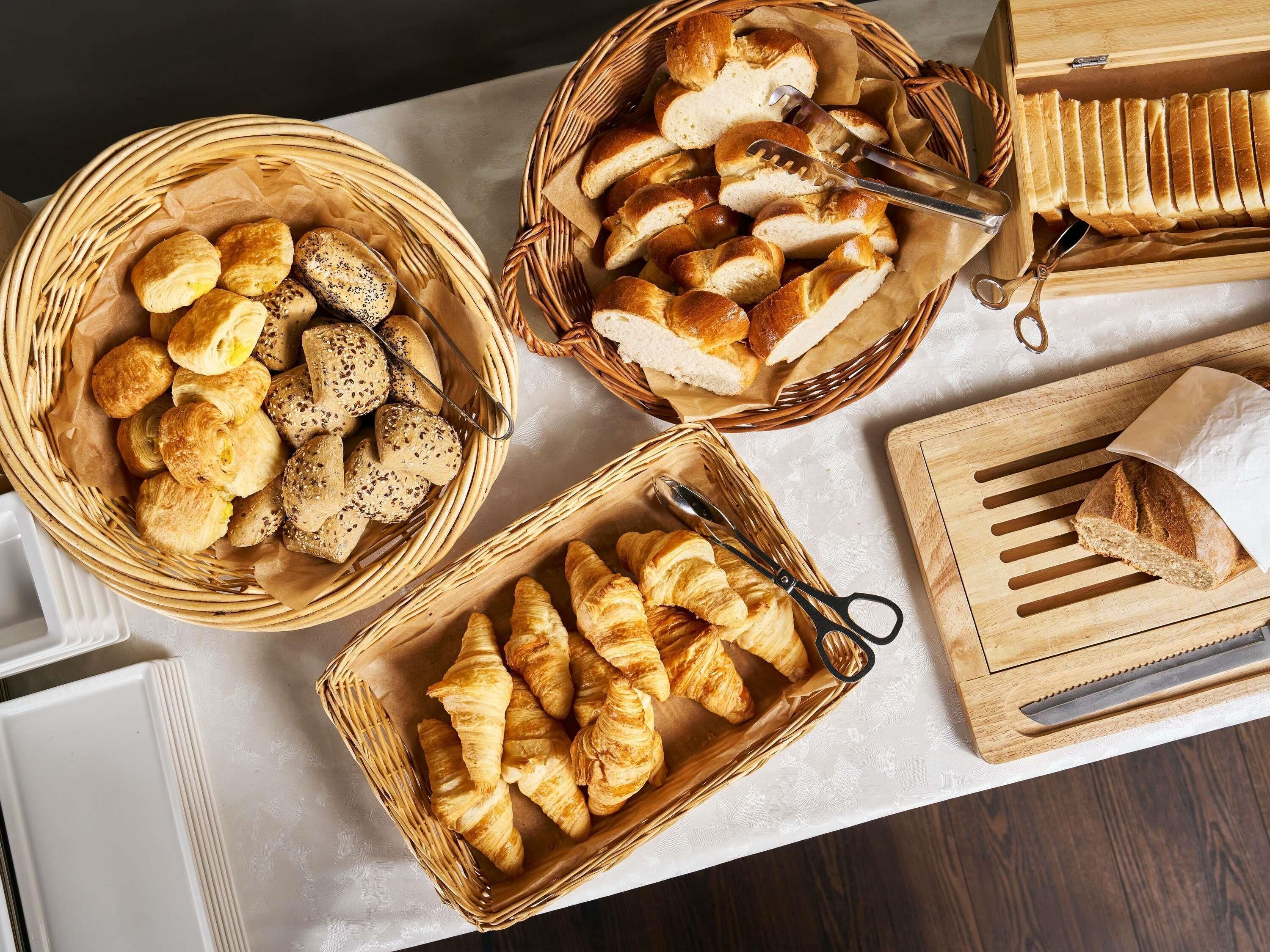 Petit déjeuner buffet servi tous les jours en supplément