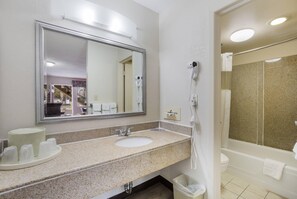 Habitación estándar, 1 cama King size, para no fumadores | Tabla de planchar con plancha, cunas gratuitas y camas extra 