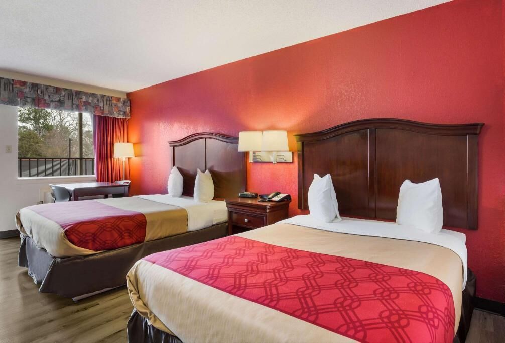 Tabla de planchar con plancha, cunas gratuitas y camas extra 