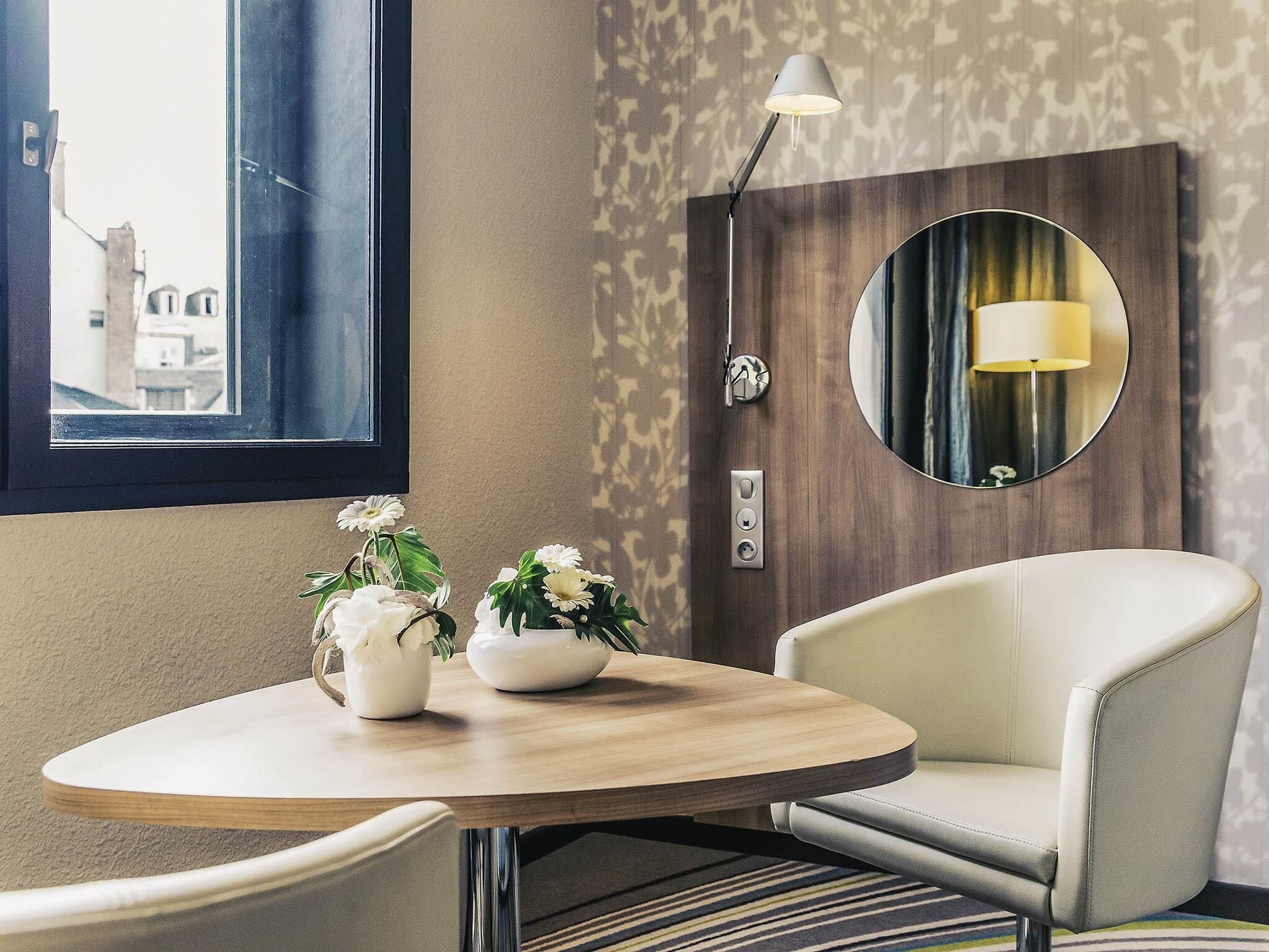 Roba de llit d'alta qualitat, minibar, escriptori i cortines opaques 