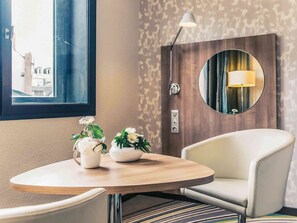Premium bedding, minibar, desk, blackout curtains