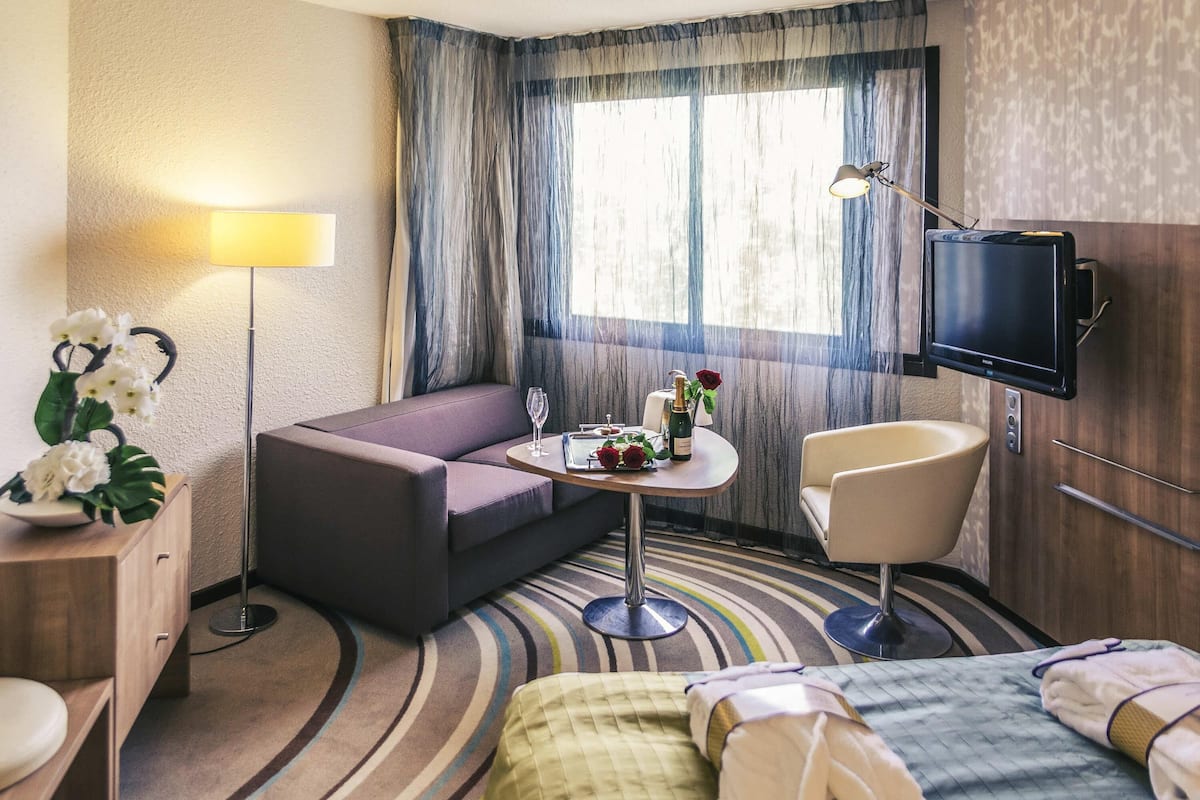 Privilege, Chambre, 1 lit double | Literie de qualité supérieure, minibar, bureau, rideaux occultants