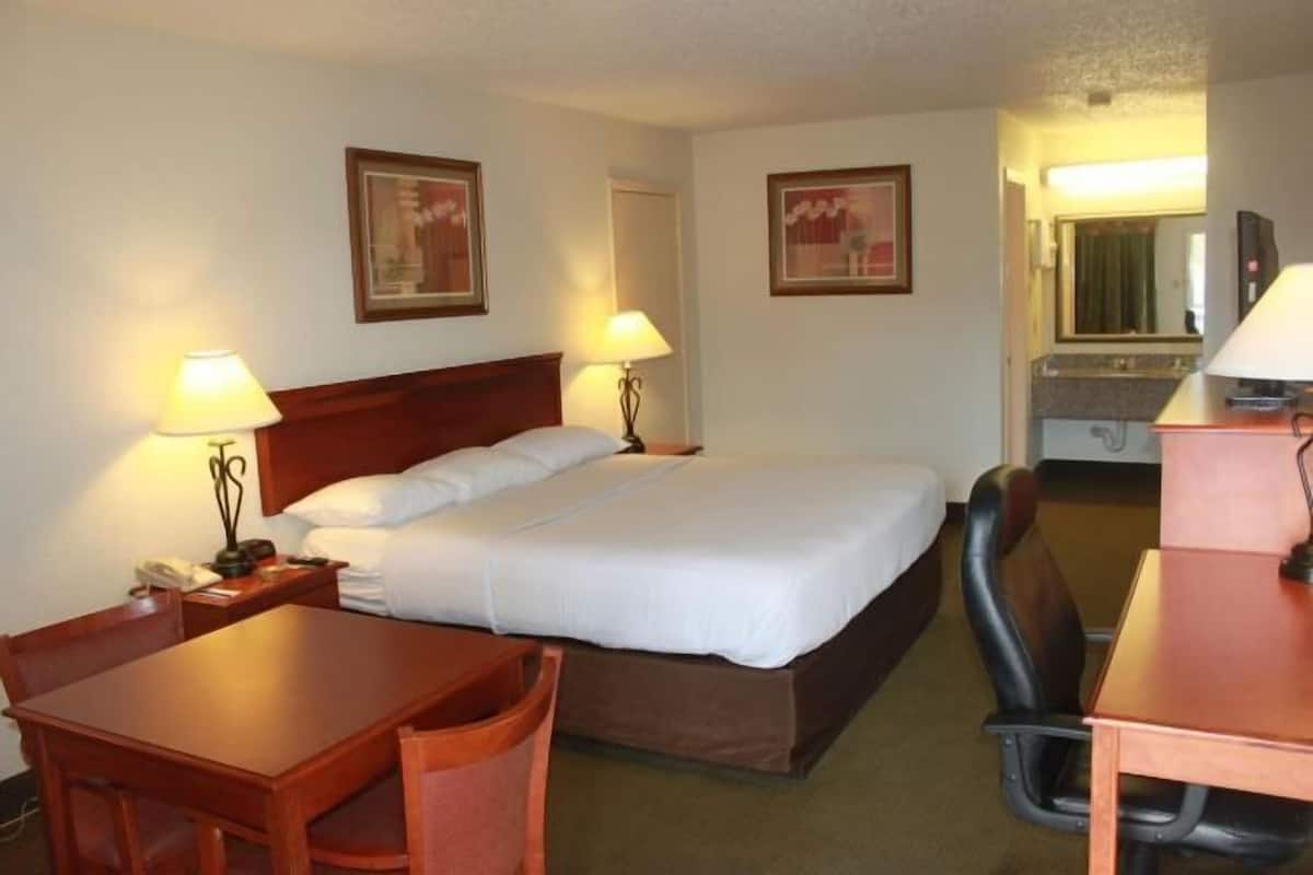 Desk, free WiFi, bed sheets