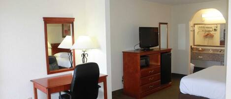 Bureau, accĂšs au Wi-Fi (inclus), literie fournie