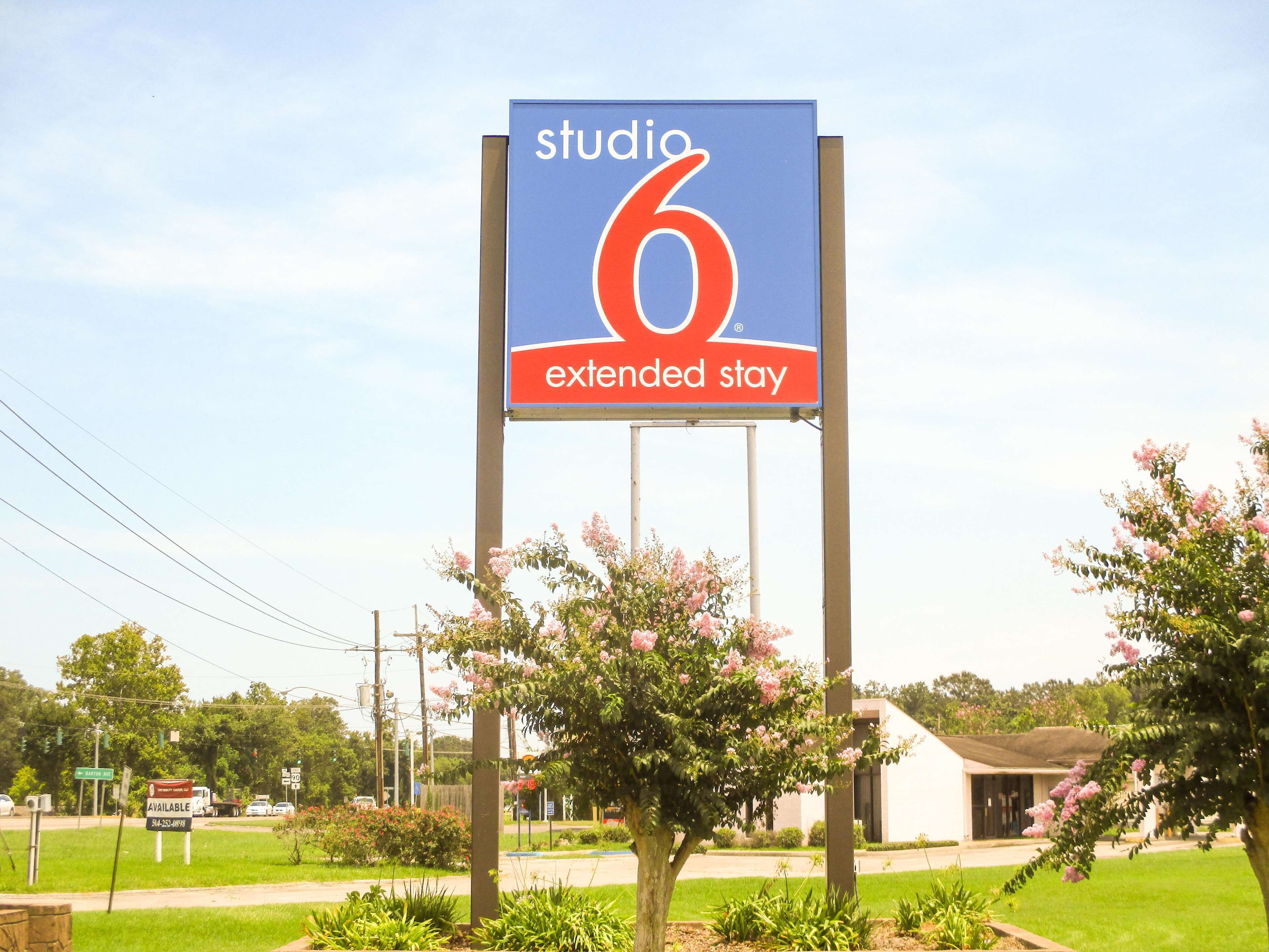 A large sign for Studio 6 Extended Stay.