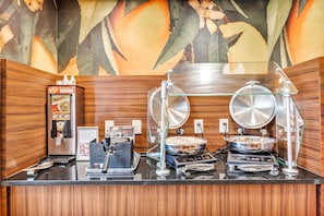 Free daily continental breakfast
