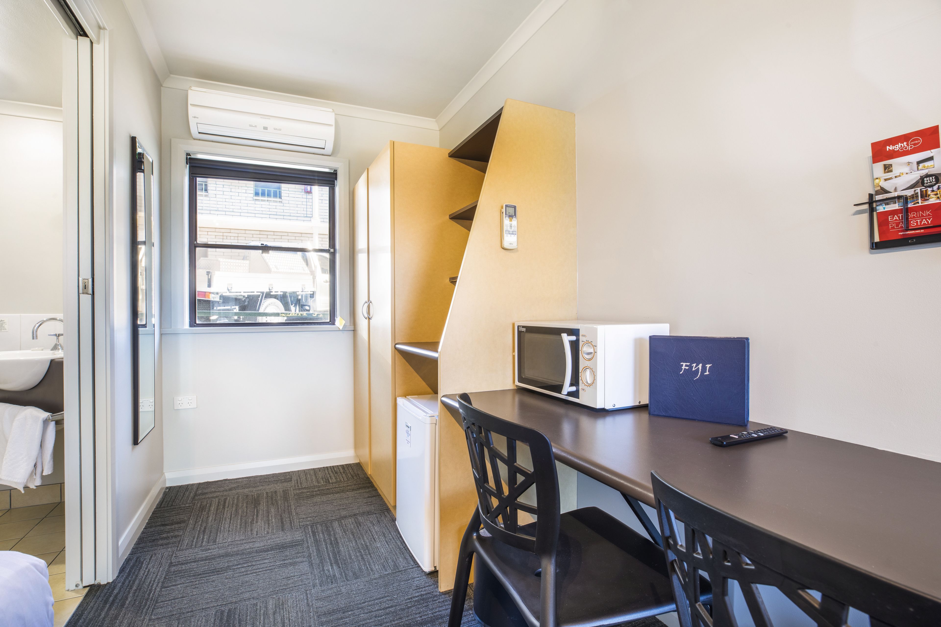 Foto - Nightcap at Riverside Hotel