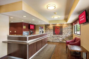 Lobby - Red Roof Inn Detroit - Plymouth/ Canton (Plymouth)