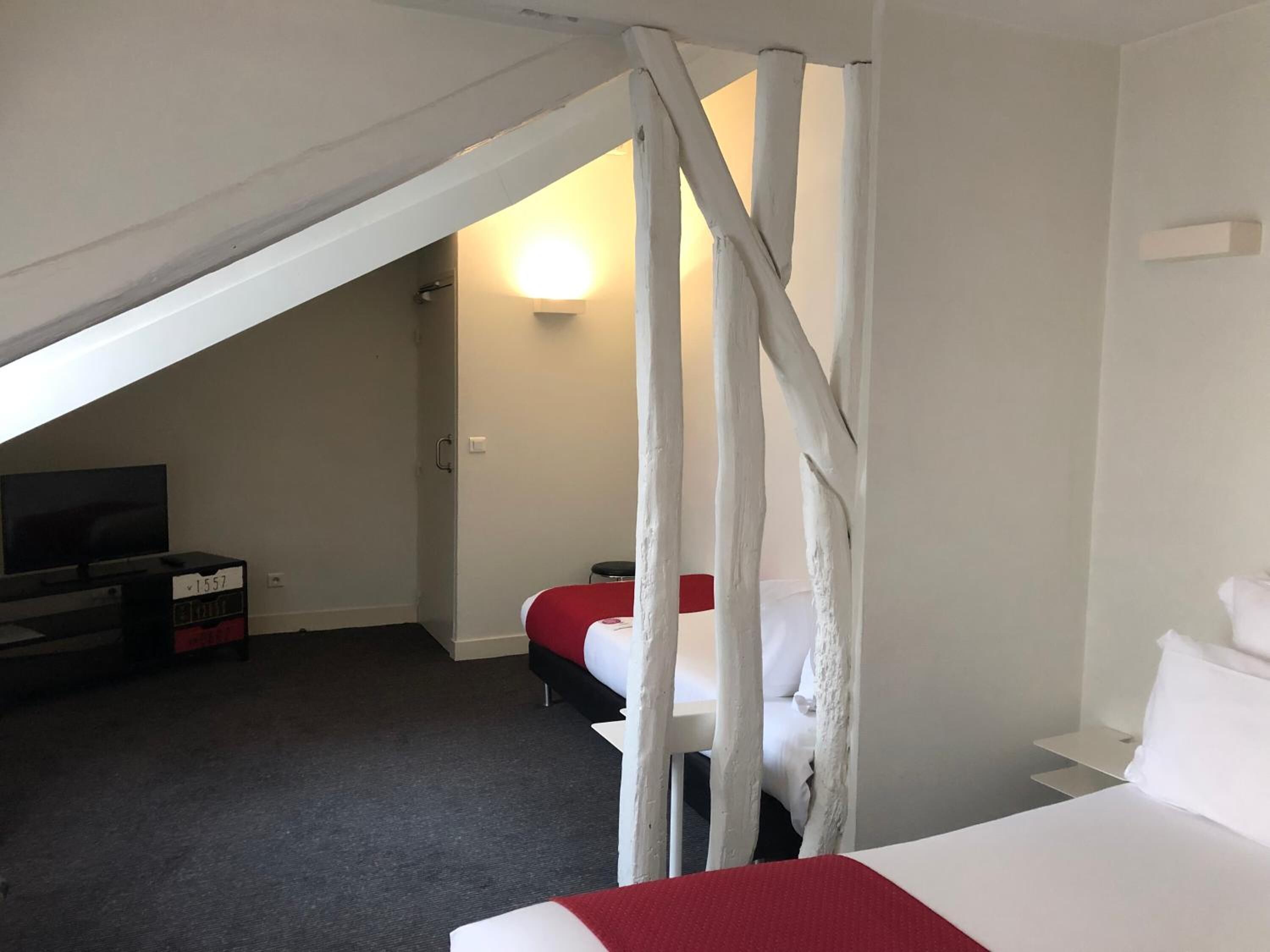 Photo - Hôtel Lecourbe, Paris Tour Eiffel