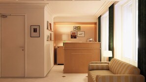Reception - Alfred Hotels Paris Lecourbe - Hôtel Rénové (Paris)