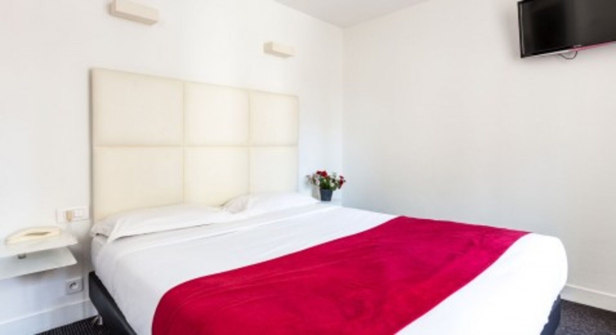 Premium bedding, iron/ironing board (on request), WiFi (free)
