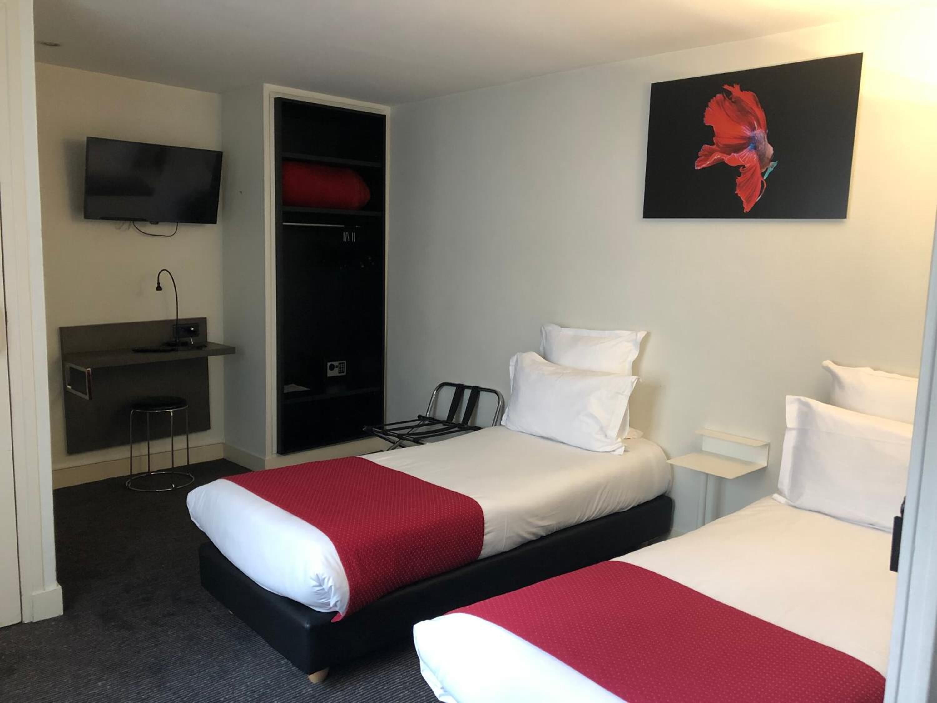 Photo - Hôtel Lecourbe, Paris Tour Eiffel