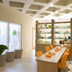 Couples treatment rooms, body treatments, aromatherapy
