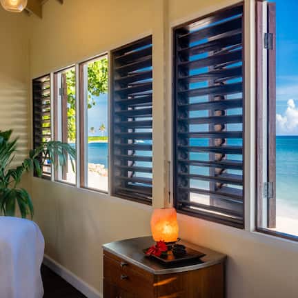 Couples treatment rooms, body treatments, aromatherapy