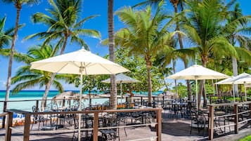 6 restauranter, frokost, lunsj og middag serveres, italienske retter