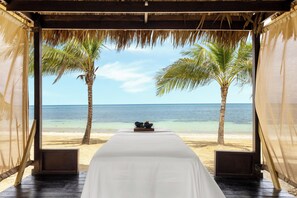 Couples treatment rooms, body treatments, aromatherapy
