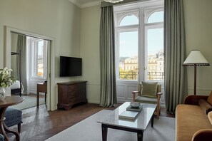 Suite, Balcony, Park View | Living area | Flat-screen TV - Miiro Palais Rudolf  (Vienna)