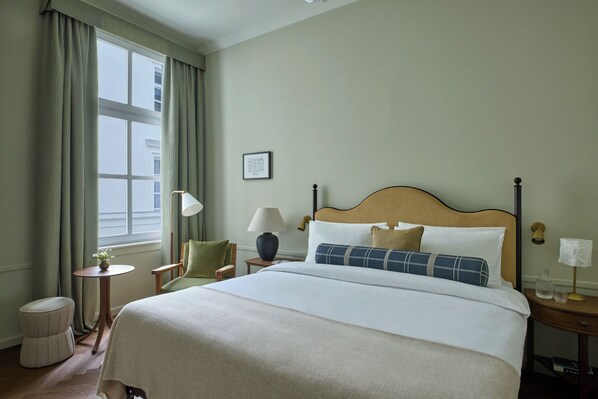 Dobbeltrom – superior | Safe på rommet, skrivebord, blendingsgardiner og lydisolert