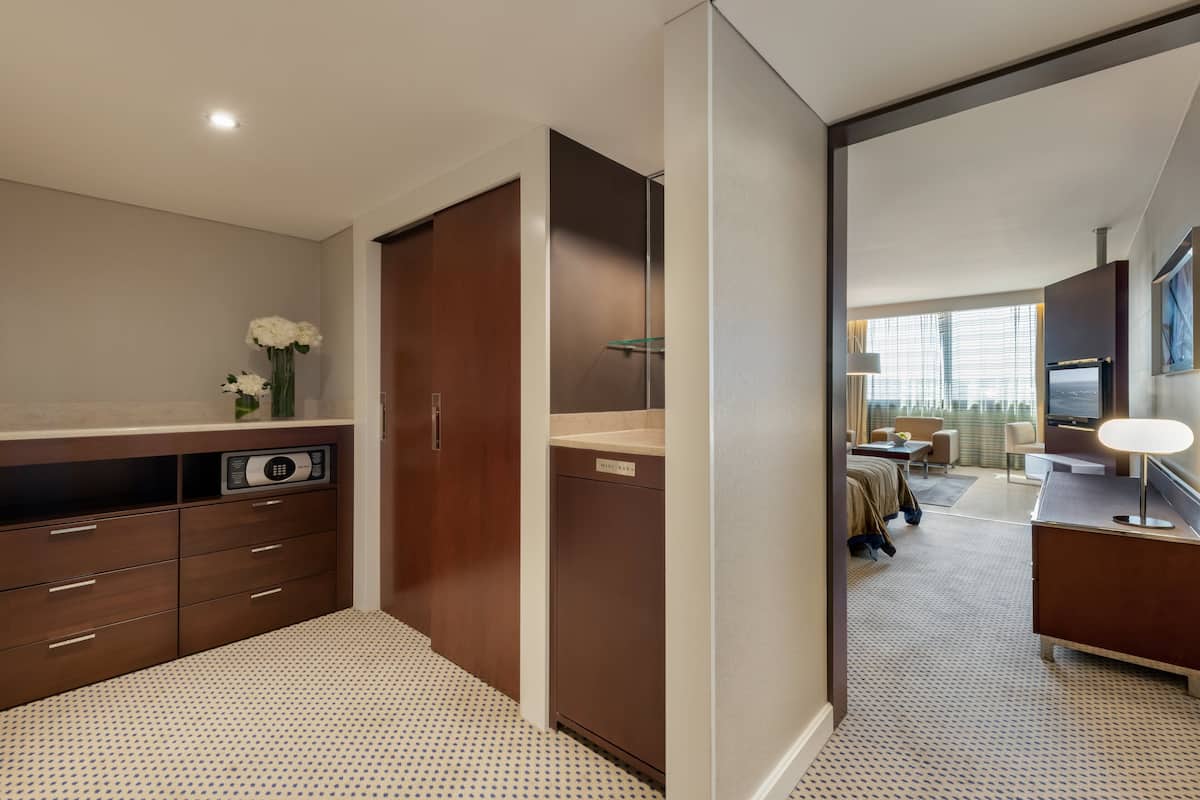 Premium Room, 2 Single Beds | Room amenity