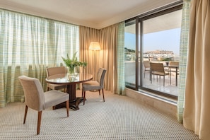 Suite, 1 Bedroom, Club lounge access (Balcony, Acropolis View)