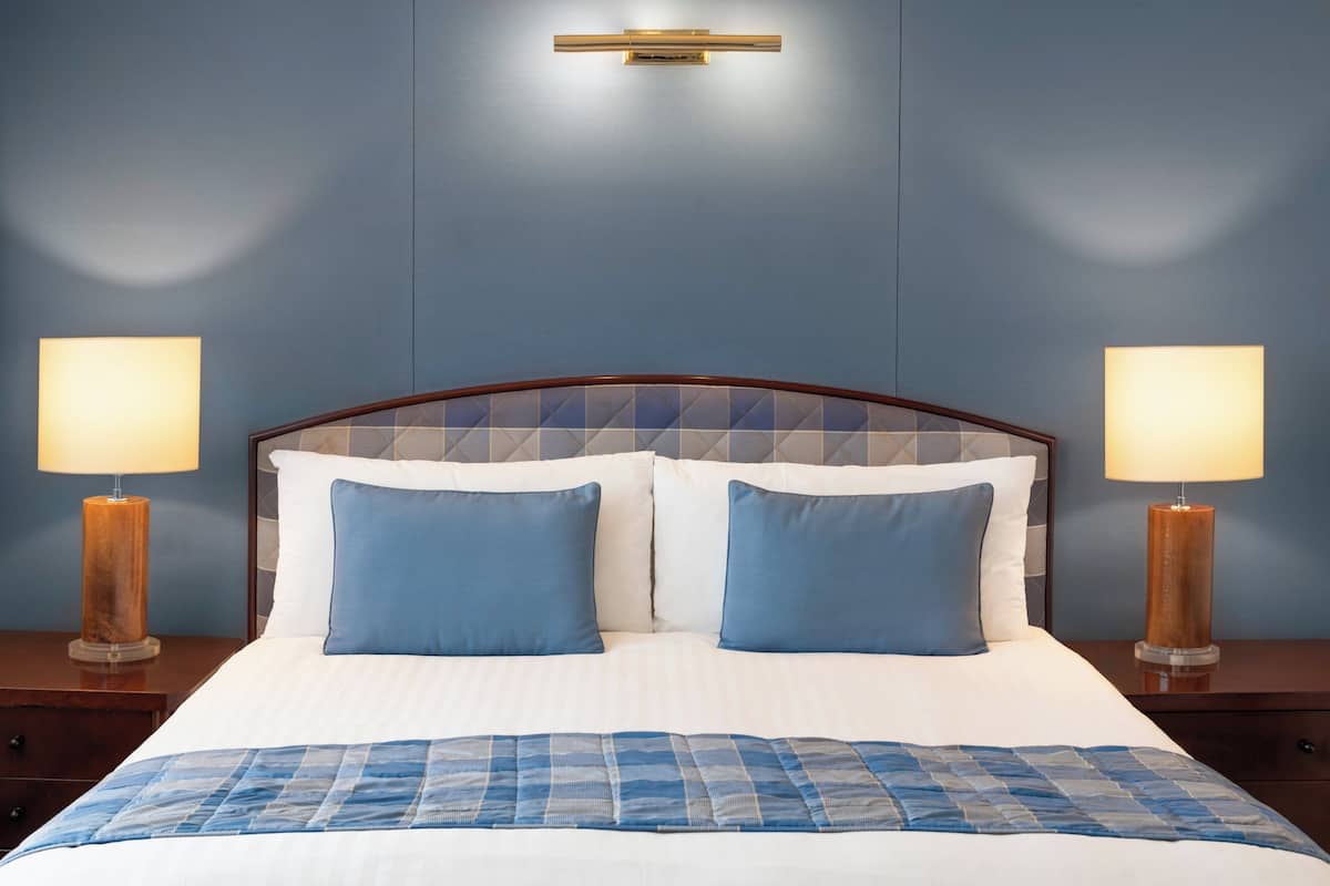 1 dormitorio, ropa de cama de alta calidad, edredones de plumas