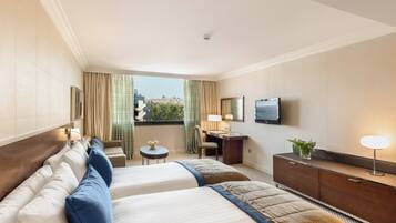 1 bedroom, premium bedding, down duvets, minibar