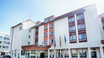 Framhlið gististaðar