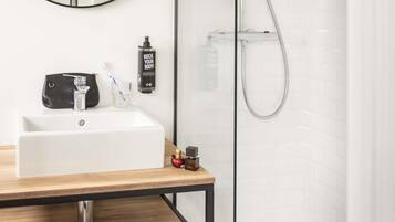 Chambre Supérieure, 1 lit double | Salle de bain