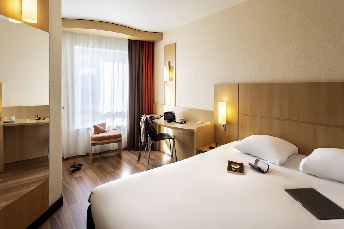 Double Room, 1 Double Bed | In-room safe, desk, iron/ironing board, free WiFi