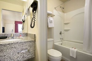 Combined shower/bathtub, free toiletries, hair dryer, towels