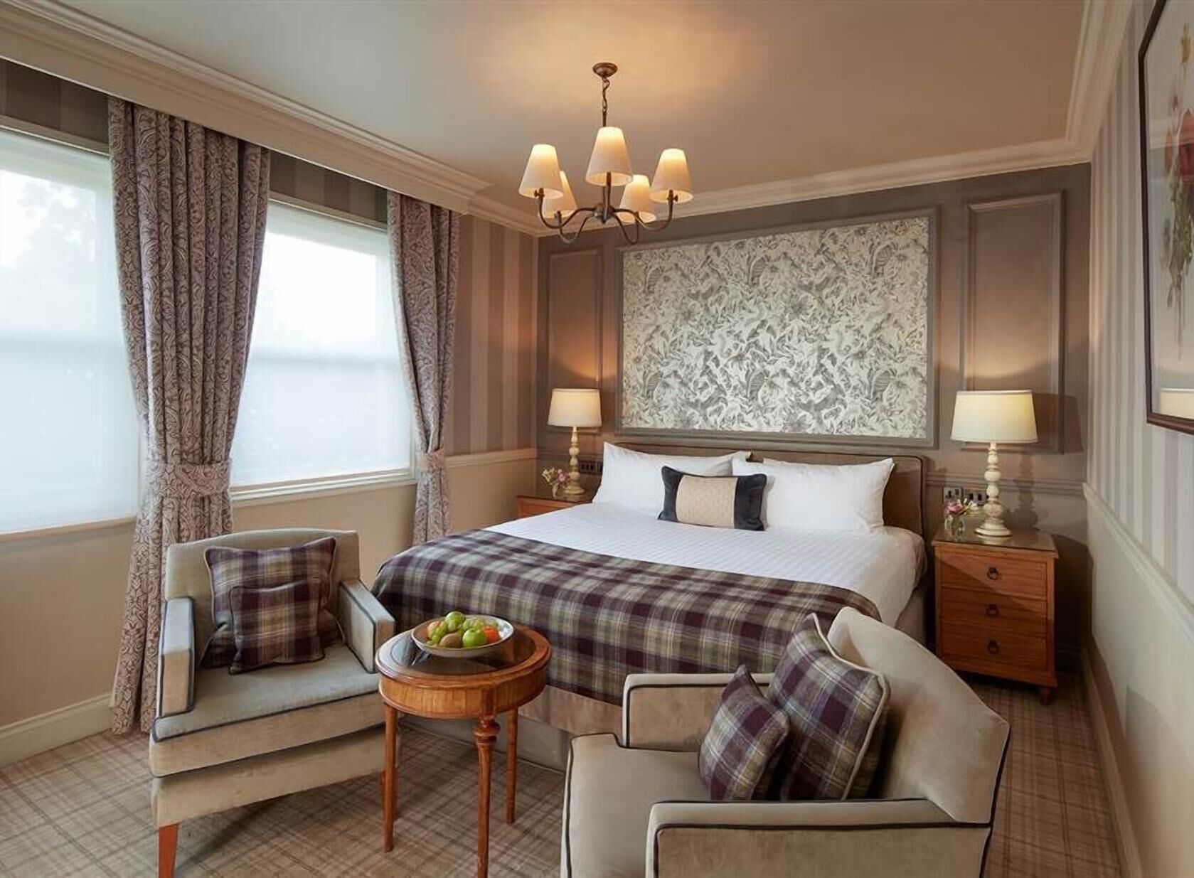 Premium bedding, down comforters, in-room safe, desk