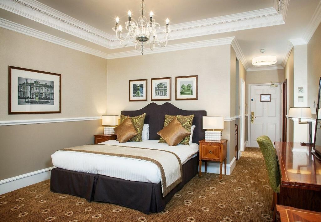 Premium bedding, down comforters, in-room safe, desk