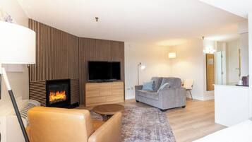 Premium-Zimmer, 1Â King-Bett, Nichtraucher, Kamin | Wohnbereich