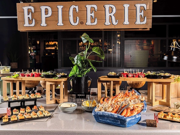 Breakfast, lunch, dinner served; French cuisine