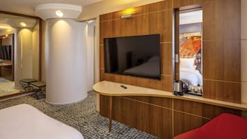 Superior Suite, 1 Double Bed with Sofa bed | Minibar, in-room safe, desk, blackout drapes