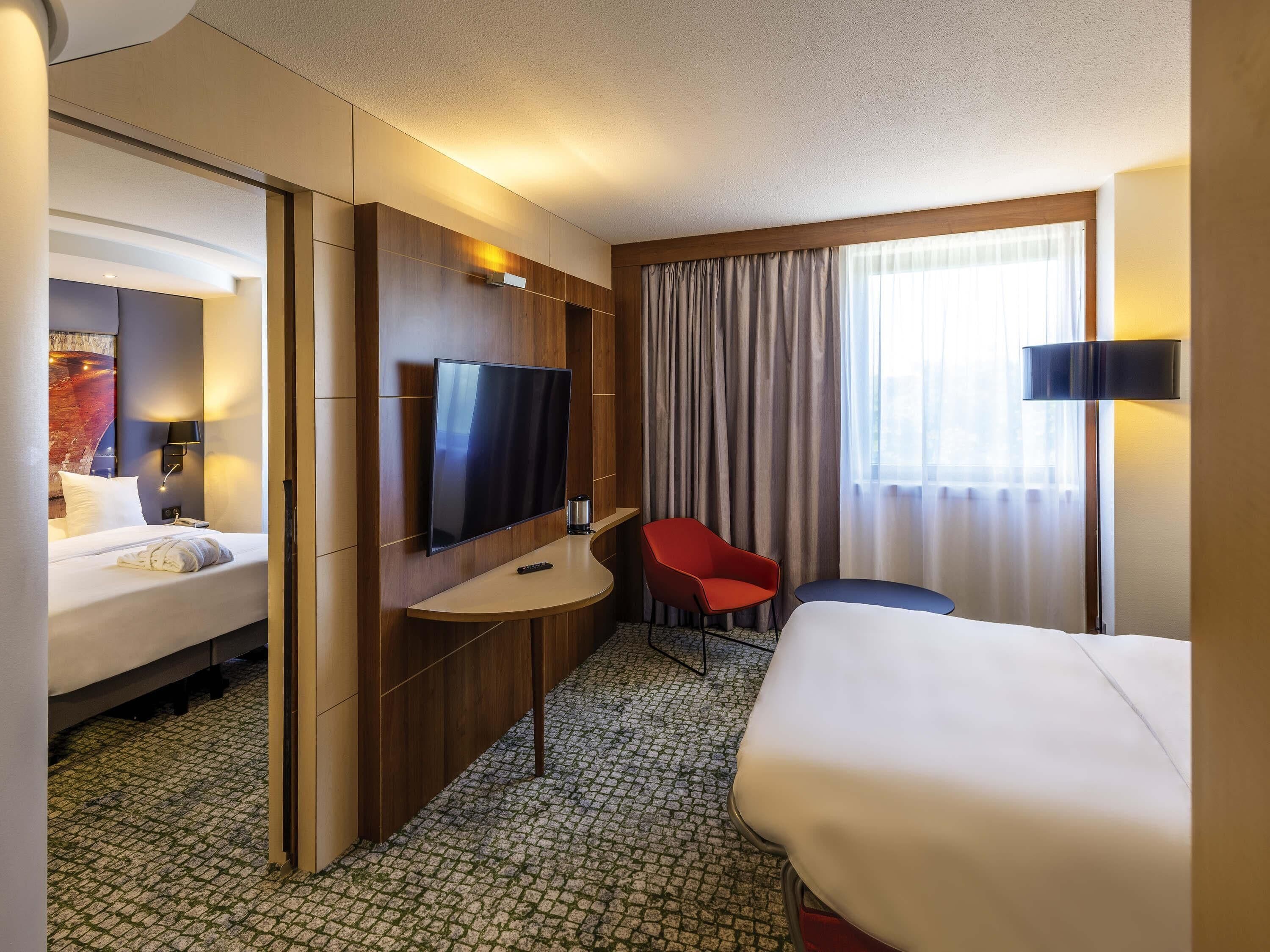 Superior Suite, 1 Double Bed with Sofa bed | Minibar, in-room safe, desk, blackout curtains