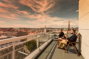 Suite (St. Stephen's cathedral view) | Vue sur la ville