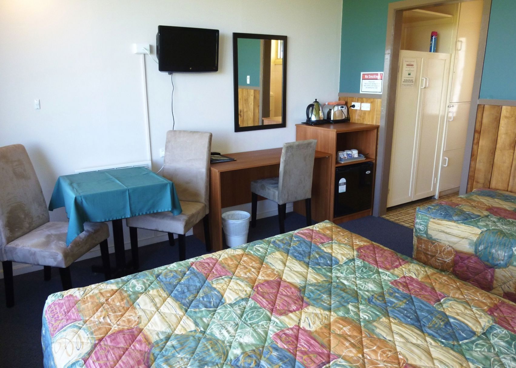 Iron/ironing board, free WiFi, bed sheets