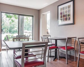 Desayuno buffet incluido los días de semana