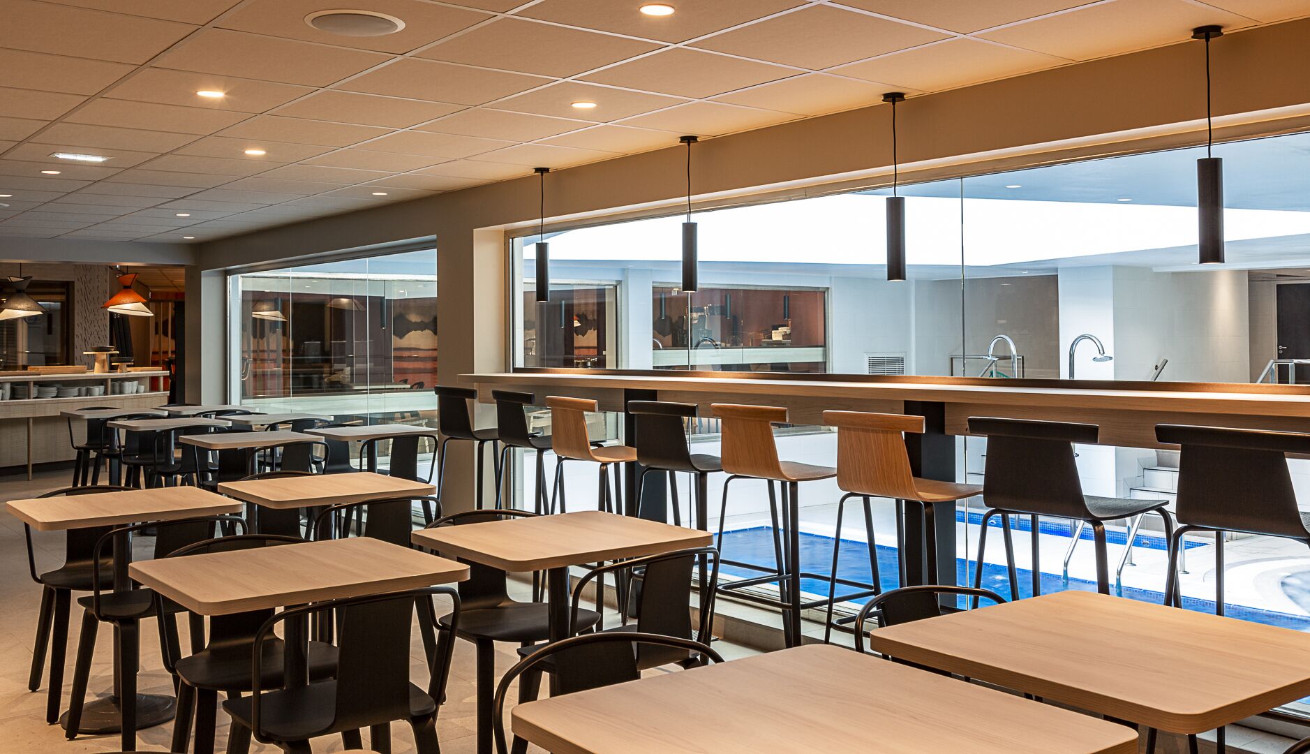 Café da manhã com buffet todos os dias (EUR 22 por pessoa) 